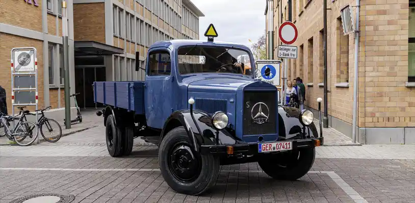 Mercedes-Benz rinde homenaje a Carl Benz