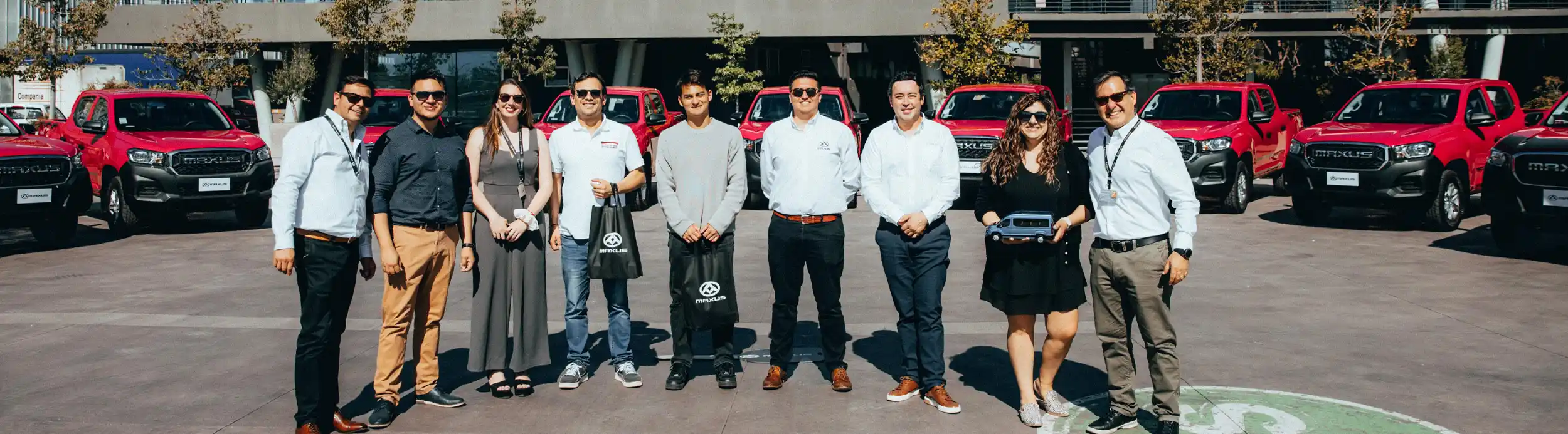 Ingeniasur Rental suma 15 camionetas Maxus T60 DX