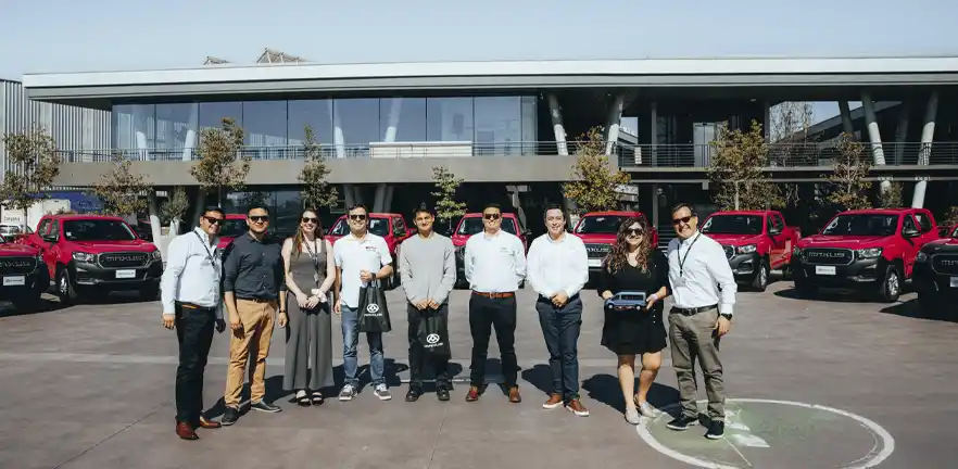 Ingeniasur Rental suma 15 camionetas Maxus T60 DX