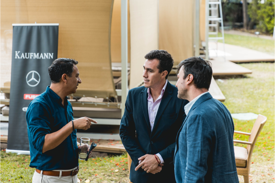 Kaufmann reúne a principales líderes del transporte