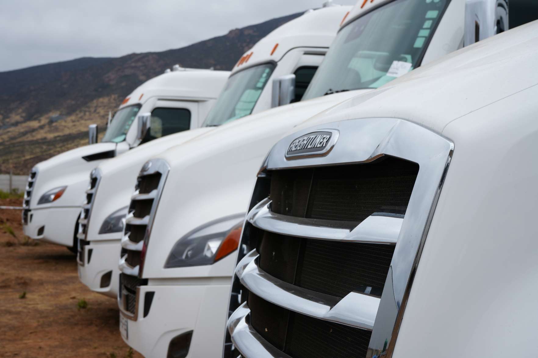 Transportes Rojas y Donaire suman camiones Freightliner a su flota