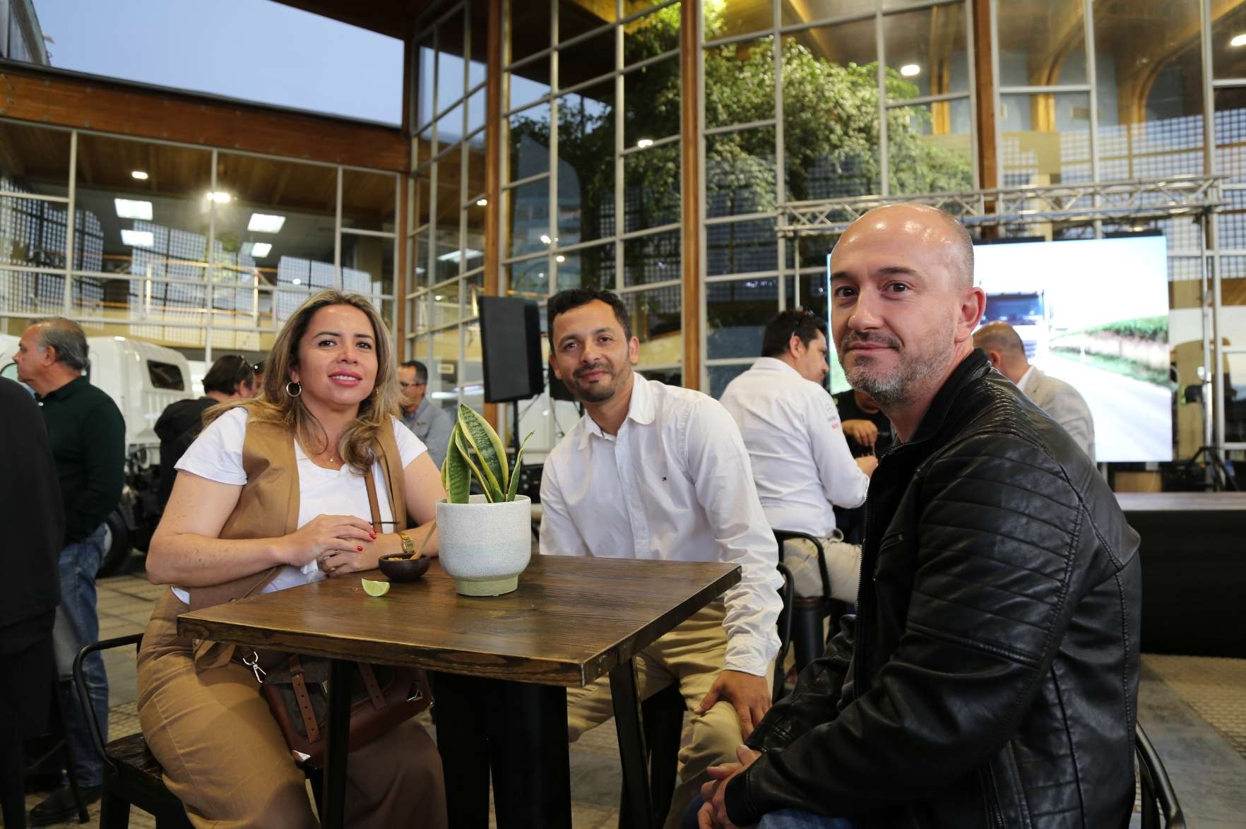 Kaufmann y Grupo Pesco presentan en Antofagasta “La Ruta del Equipo”