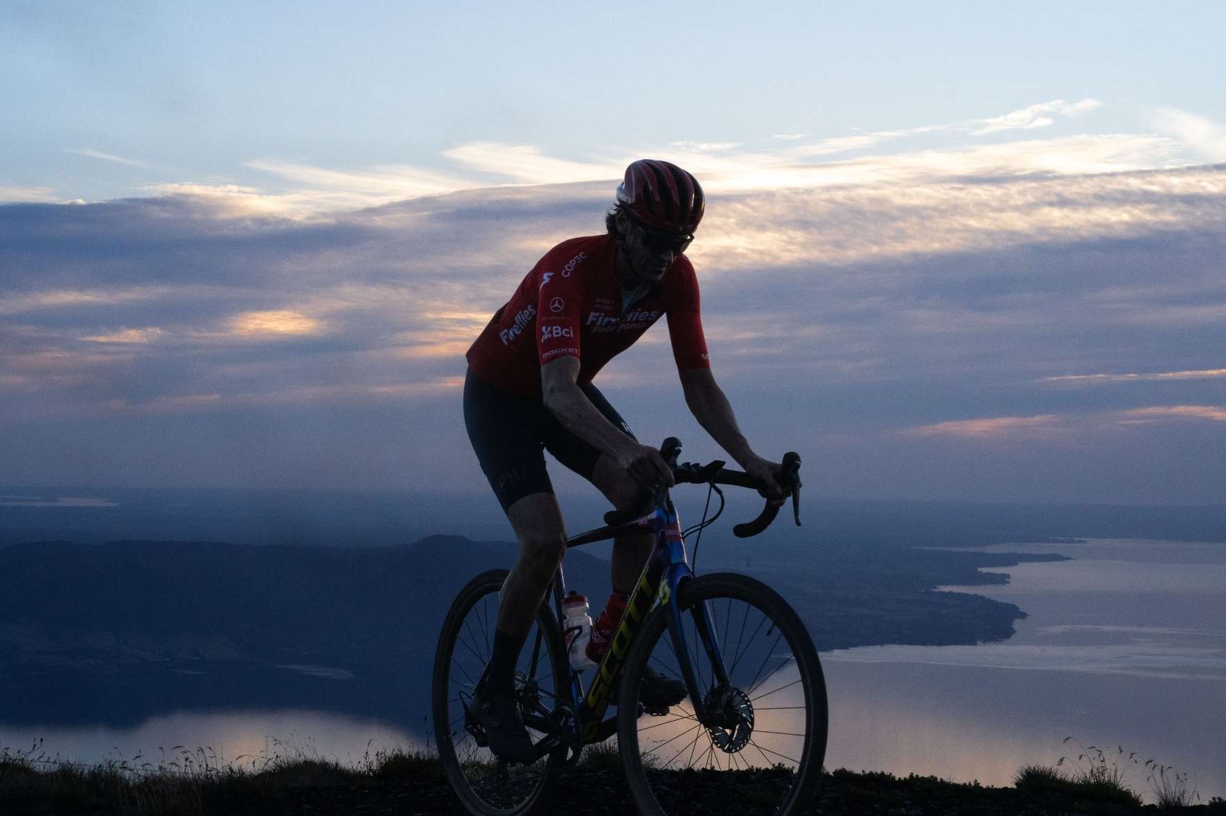 Mercedes-Benz presente en ascenso Fireflies Patagonia 2026 