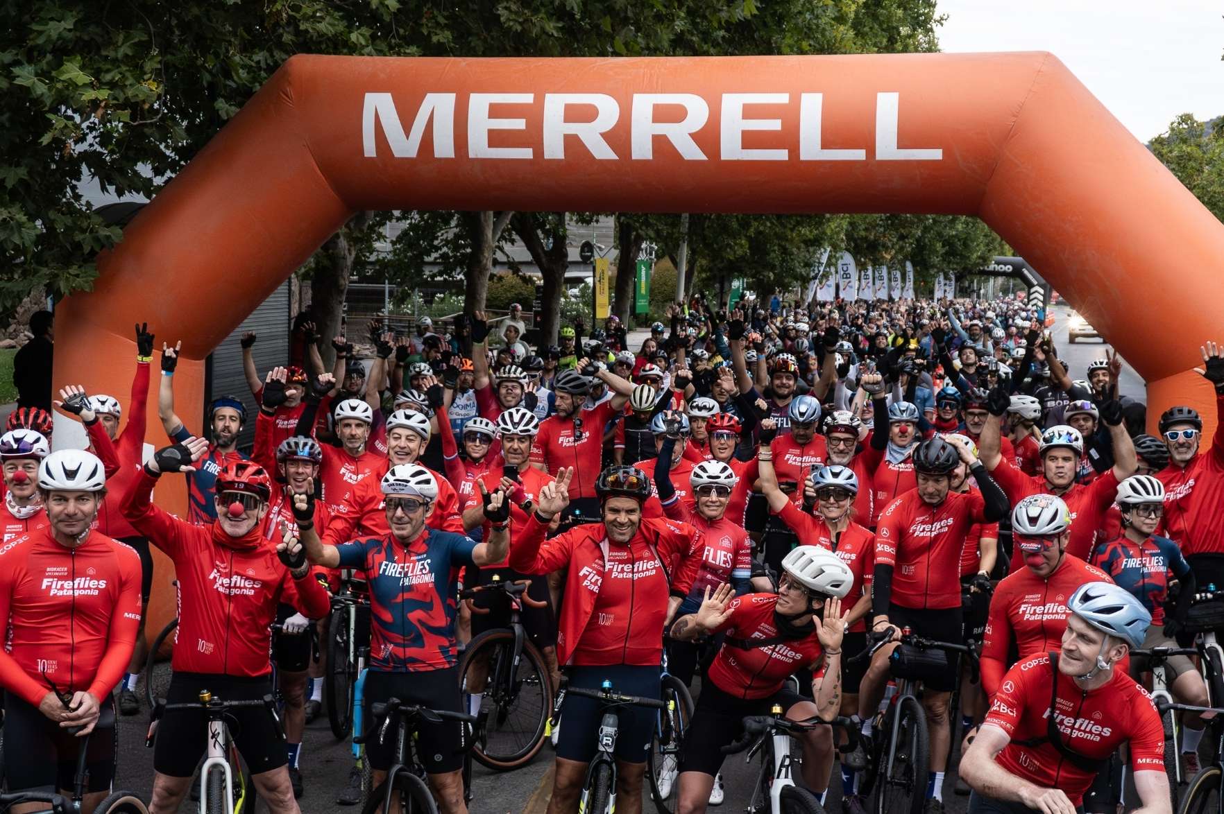 Mercedes-Benz presente en ascenso Fireflies Patagonia 2026 