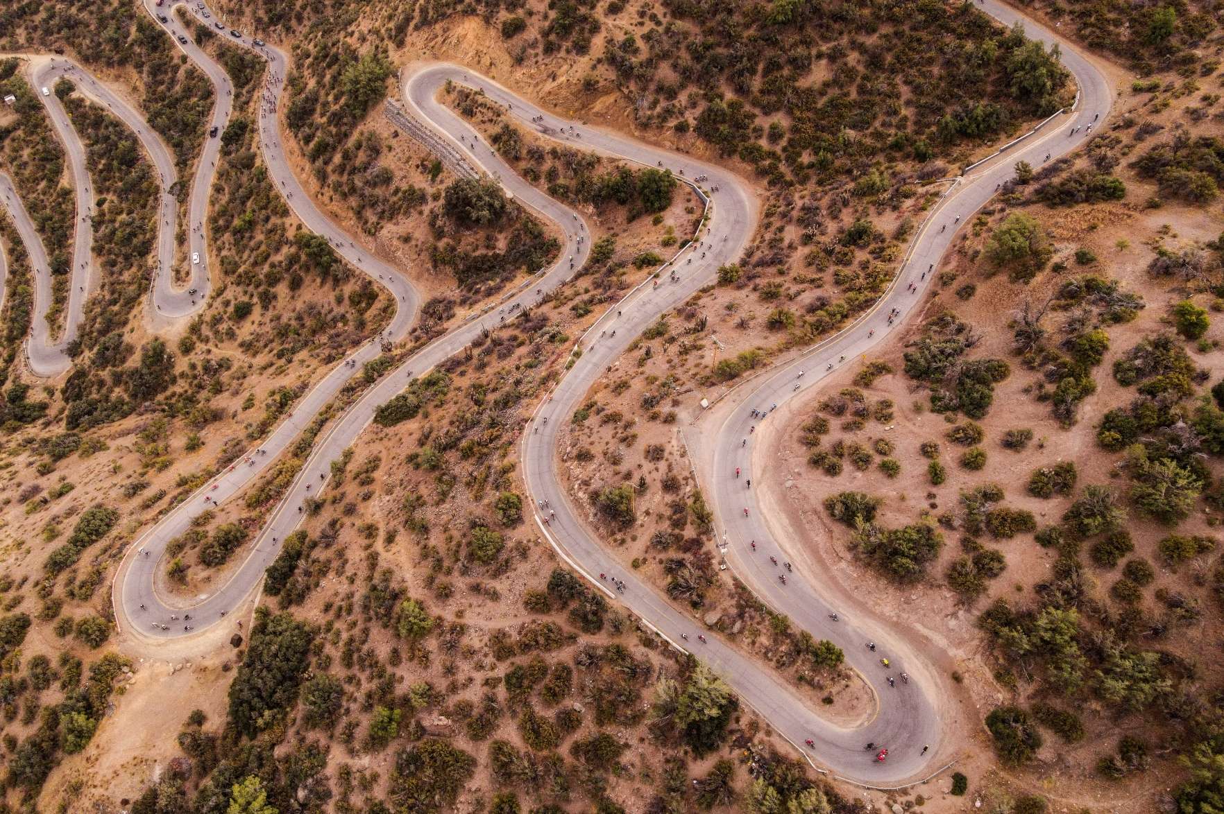 Mercedes-Benz presente en ascenso Fireflies Patagonia 2026 