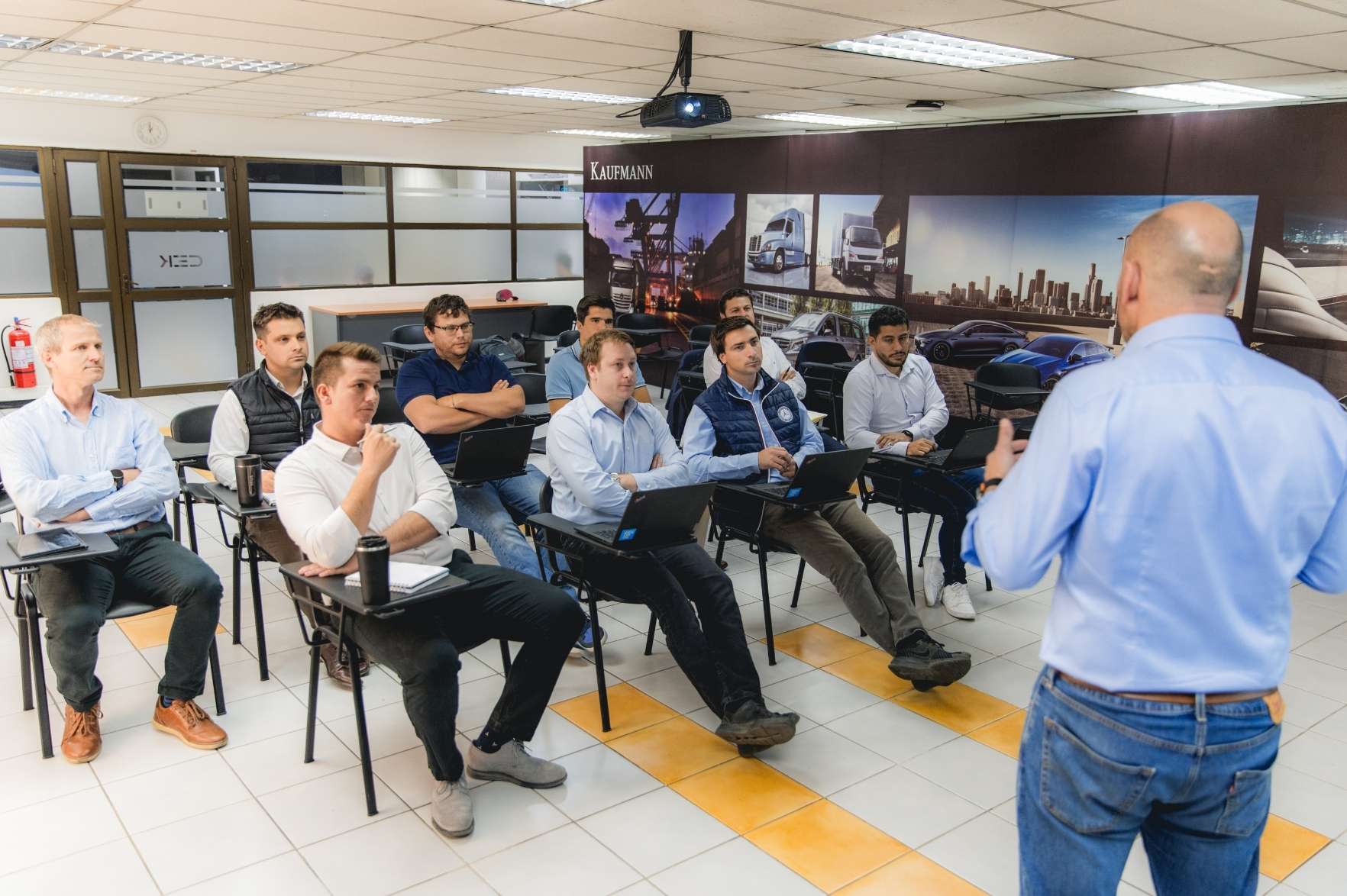 Daimler Special Trucks realiza capacitación junto a Grupo Kaufmann 