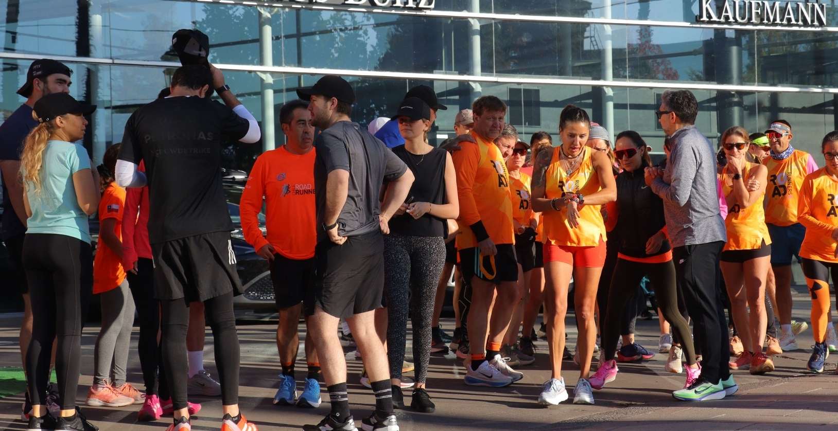 smart y Road Runners Chile celebran alianza con corrida en La Dehesa 
