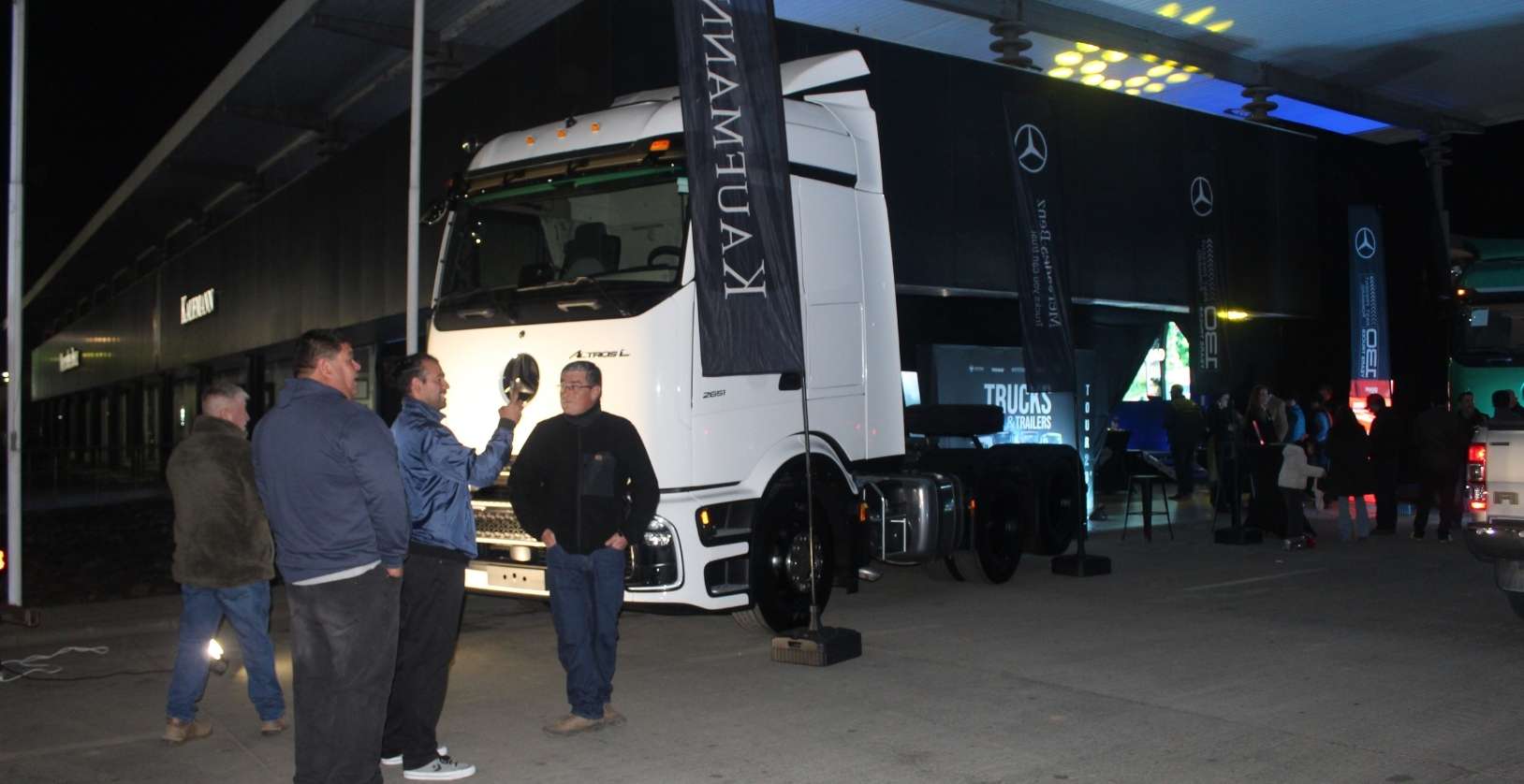 Kaufmann y Trucks & Trailers reunieron a clientes de logística en Placilla
