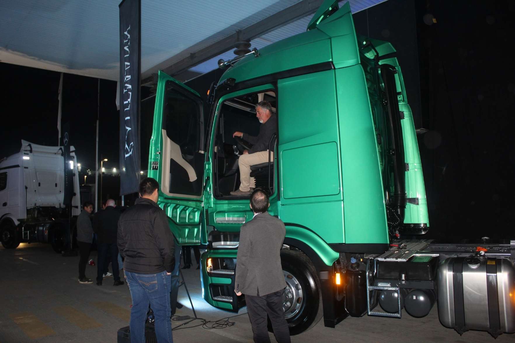Kaufmann y Trucks & Trailers reunieron a clientes de logística en Placilla