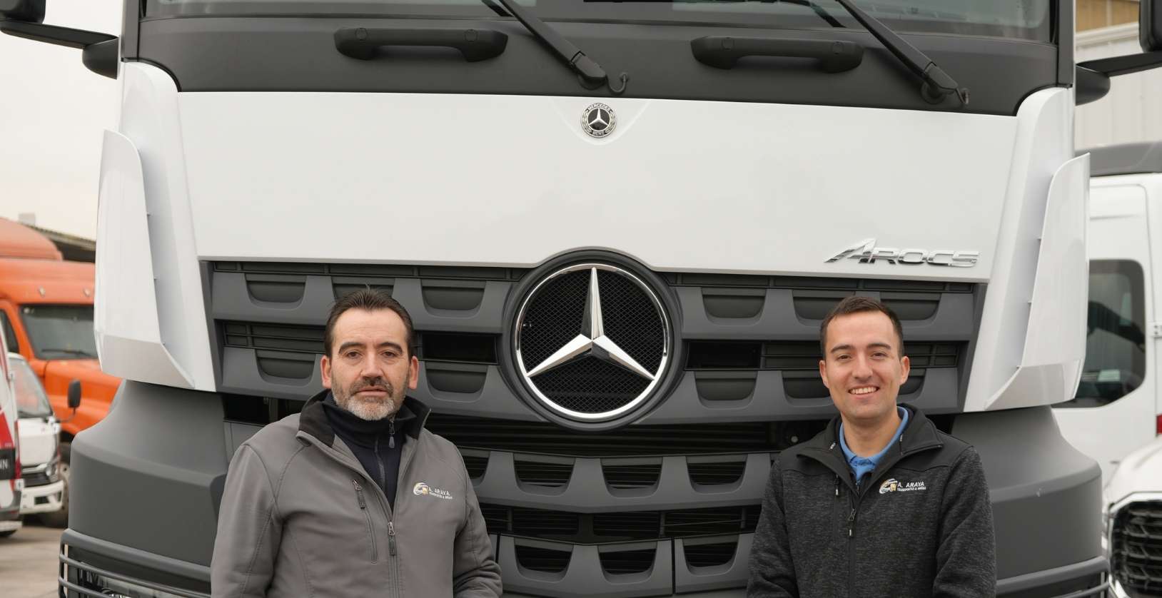 Grúas Araya incorpora Mercedes-Benz Arocs Euro VI con pluma Palfinger