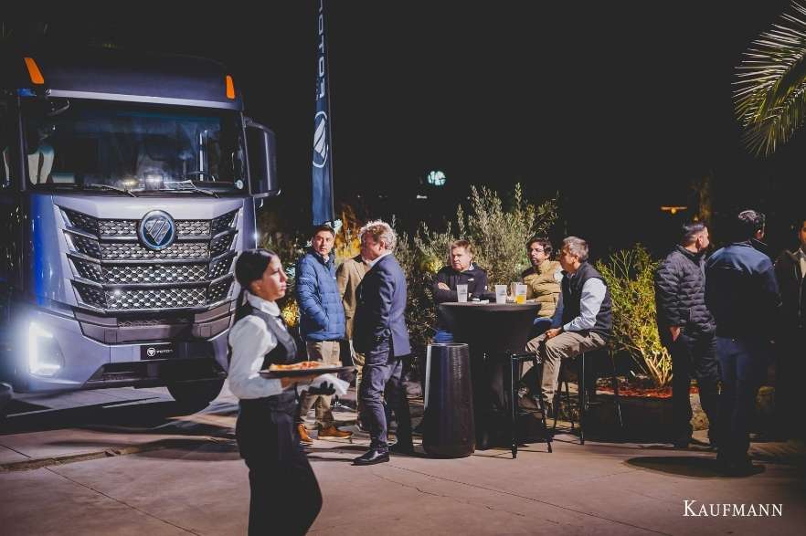 FOTON fortalece su presencia en red Kaufmann con encuentro en San Bernardo