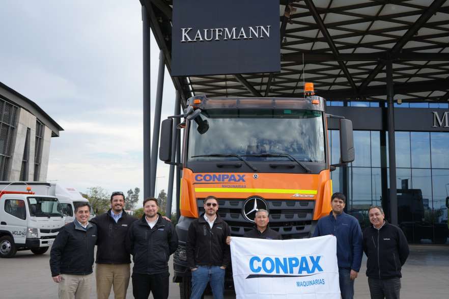 Conpax incorpora Arocs con la grúa HIAB más grande instalada por Kaufmann