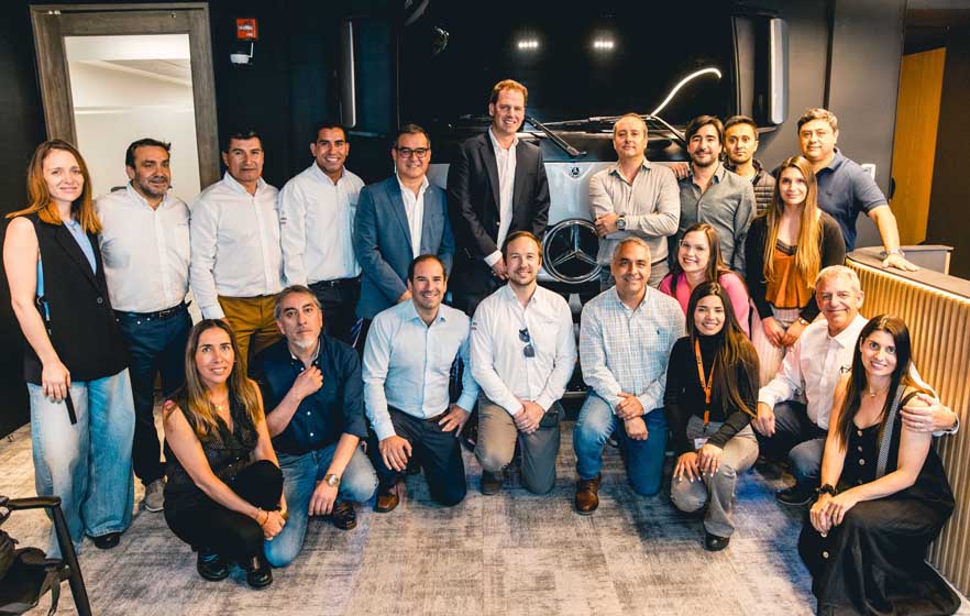 Trek Rental inaugura oficinas con impresionante frontal de camión de