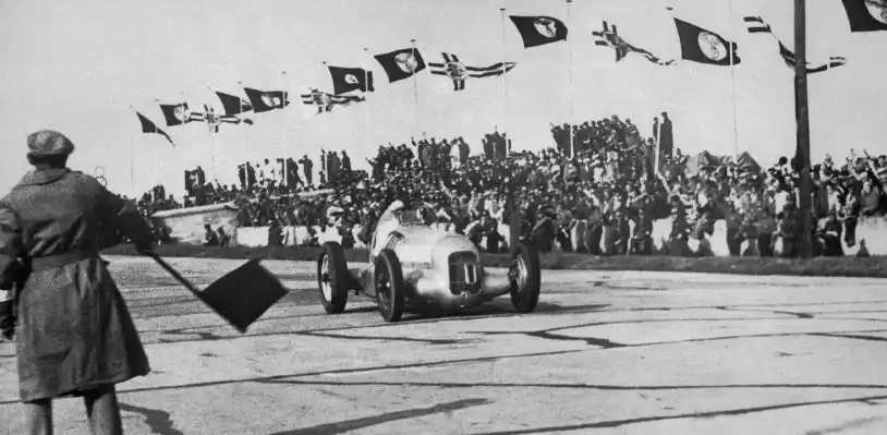Mercedes-Benz W25